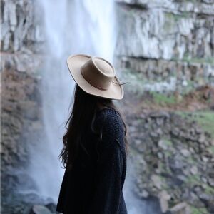 Meet your Posher, Melody